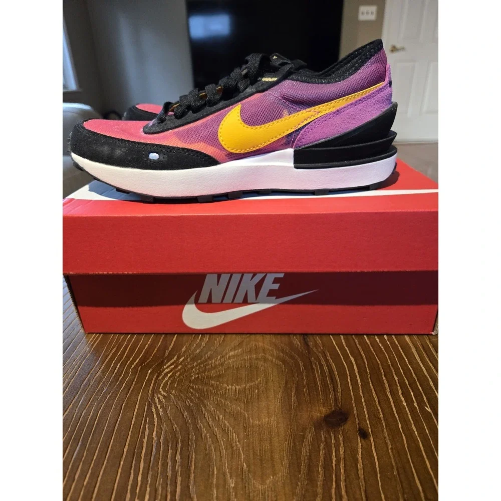 Nike Waffle One GS Active Fuchsia Gold Size 4Y New in Box DC0481-600